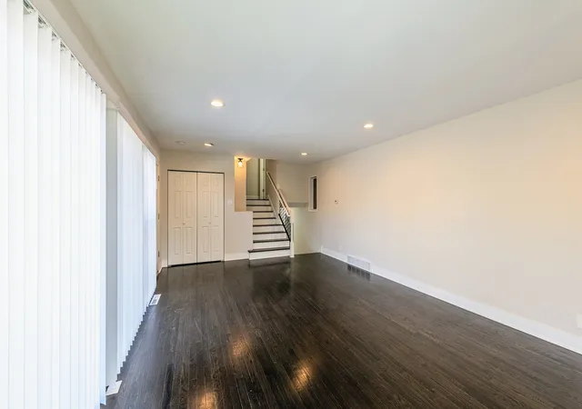 Photo 4 of Single family home for sale at 16039 Marion Dr, South Holland, IL 60473 | MLS# 12728900 | Listing updated on 2026-08-26