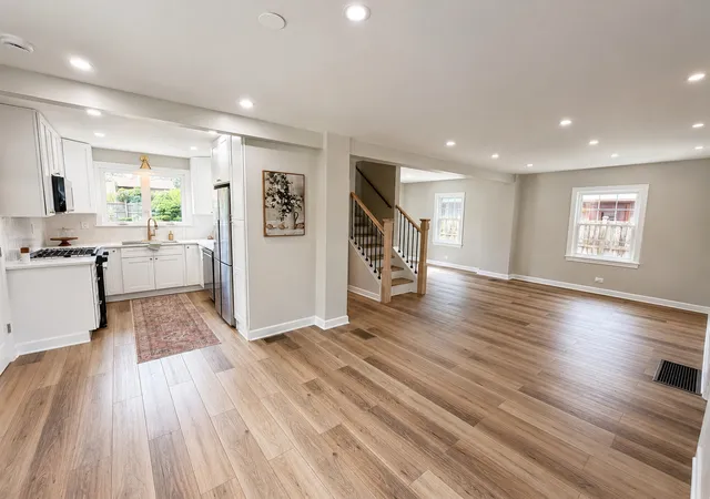 Photo 3 of Single family home for sale at 4216 Elm St, Downers Grove, IL 60515 | MLS# 12728923 | Listing updated on 2026-09-15