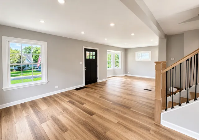 Photo 4 of Single family home for sale at 4216 Elm St, Downers Grove, IL 60515 | MLS# 12728923 | Listing updated on 2026-09-15