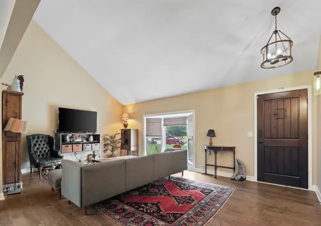image of 669 Tamarisk Ter, Crystal Lake, IL 60014 | MLS# 12728967