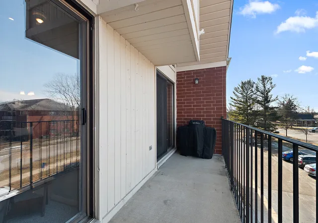 2nd image of 18245 66Th Ct, Tinley Park, IL 60477
