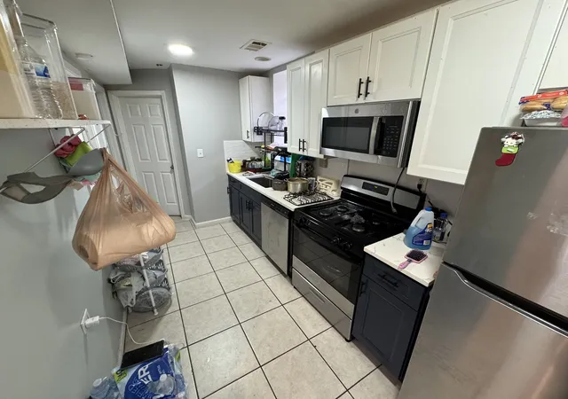 Listing Photo 4 - Condo for sale in building located at 3734 W Iowa Ave, Chicago, IL 60651