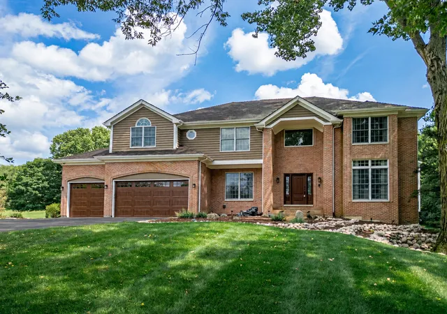 Photo 1 of Single family home for sale at 25549 N Broken Bow Pass, Barrington, IL 60010 | MLS# 12729019 | Listing updated on 2026-09-03