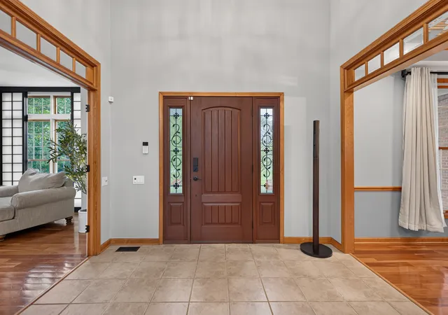 Photo 3 of Single family home for sale at 25549 N Broken Bow Pass, Barrington, IL 60010 | MLS# 12729019 | Listing updated on 2026-09-03