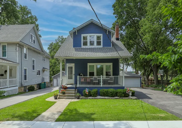 Photo 1 of Single family home for sale at 1111 S Washington St, Lockport, IL 60441 | MLS# 12729028 | Listing updated on 2026-10-10