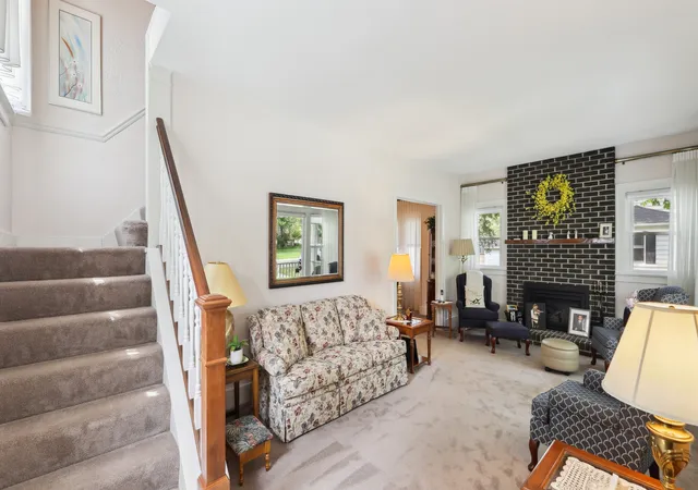 Photo 3 of Single family home for sale at 1111 S Washington St, Lockport, IL 60441 | MLS# 12729028 | Listing updated on 2026-10-10