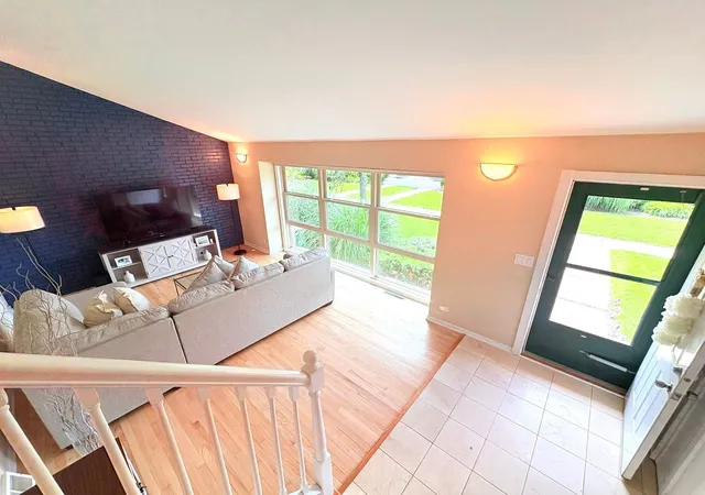 Listing Photo 4 - Condo for sale in building located at 922 N Milwaukee Ave, Libertyville, IL 60048 - Unit #C