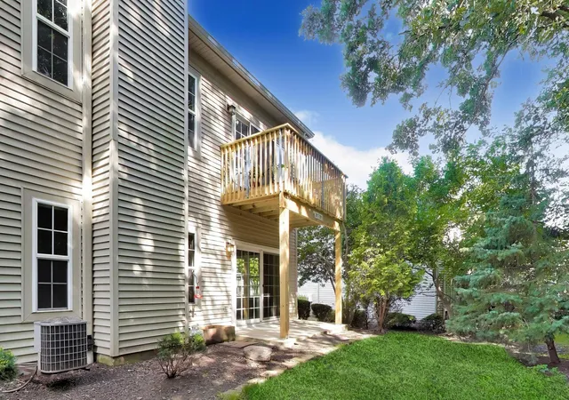 2nd image of 2811 Granite Ct, Crystal Lake, IL 60012
