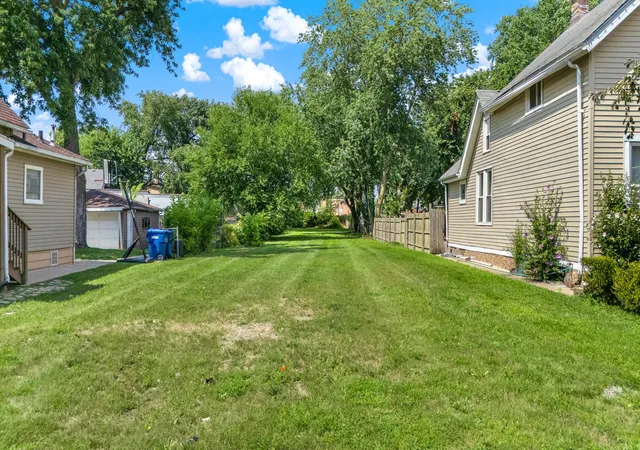 Photo 2 of Land for sale at 1950 Vermont St, Blue Island, IL 60406 | MLS# 12729053 | Listing updated on 2026-08-16