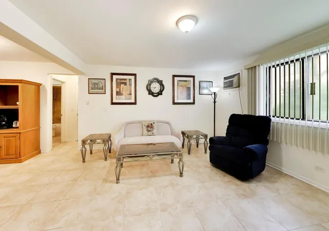 Listing Photo 4 - Condo for sale in building located at 5101 N E River Rd, Chicago, IL 60656 - Unit #1K