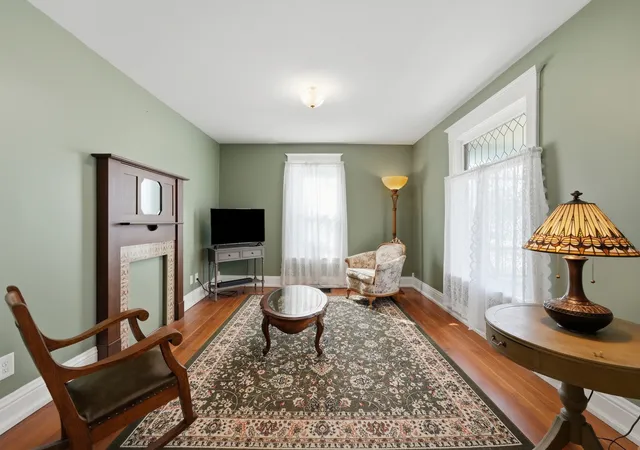 Photo 4 of Single family home for sale at 315 Forest Ave, Woodstock, IL 60098 | MLS# 12729078 | Listing updated on 2026-09-12