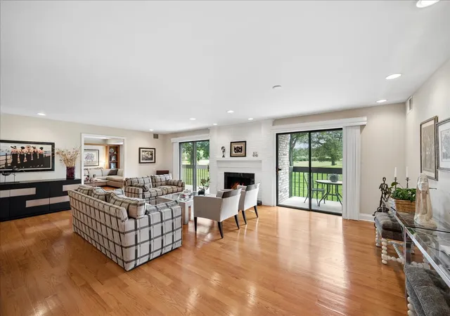 Listing Photo 4 - Condo for sale in building located at 1771 Mission Hls Rd, Northbrook, IL 60062 - Unit #115