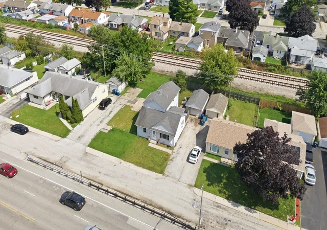 Photo 4 of Single family home for sale at 4203 Southwest Hwy, Hometown, IL 60456 | MLS# 12729113 | Listing updated on 2026-10-03