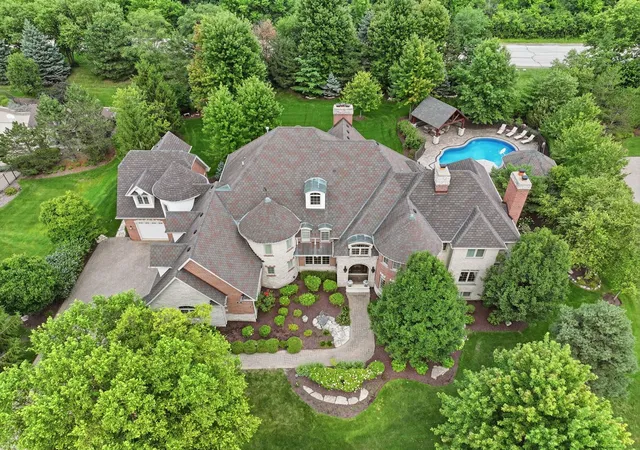Photo 1 of Mansion for sale at 105 Forest Edge Dr, Palos Park, IL 60464 | MLS# 12729119 | Listing updated on 2026-09-14