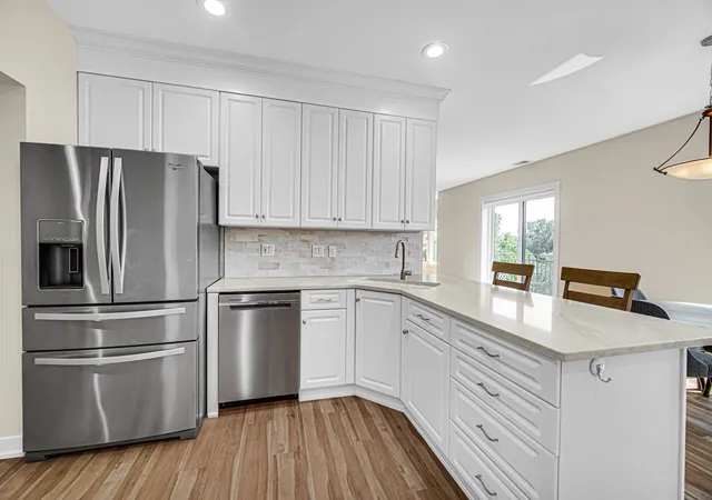 Photo 3 of Condo for sale at 20 Trafalgar Sq #407, Lincolnshire, IL 60069 | MLS# 12729121 | Listing updated on 2026-09-17
