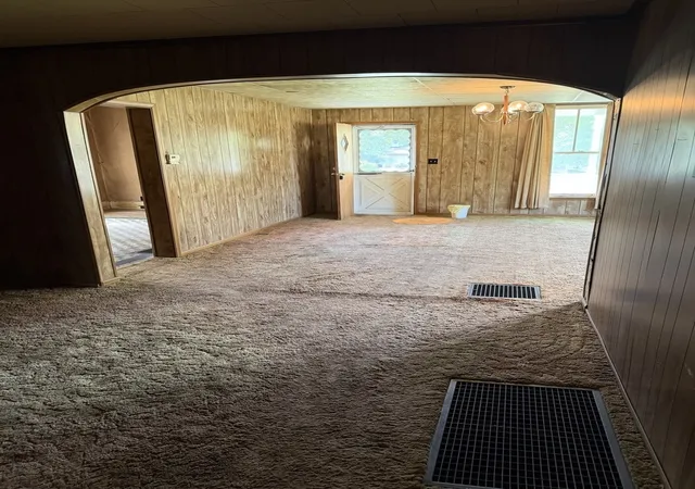Photo 11 of Single family home for sale at 402 E Keyes St, Duquoin, IL 62832 | MLS# 12729133 | Listing updated on 2026-08-16