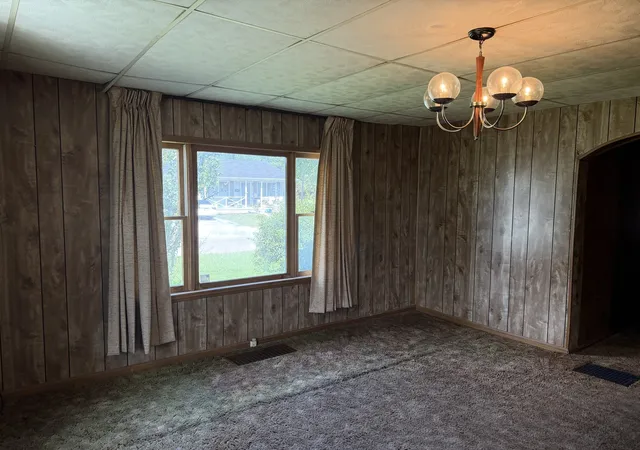 Photo 3 of Single family home for sale at 402 E Keyes St, Duquoin, IL 62832 | MLS# 12729133 | Listing updated on 2026-08-16