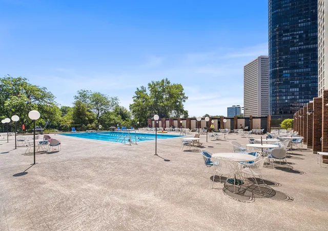 5th image of 5455 N Sheridan Rd #2003, Chicago, IL 60640 | MLS# 12729151