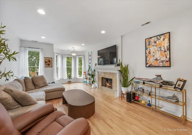 Photo 2 of Condo for sale at 4512 S Greenwood Ave #3, Chicago, IL 60653 | MLS# 12729152 | Listing updated on 2026-09-15