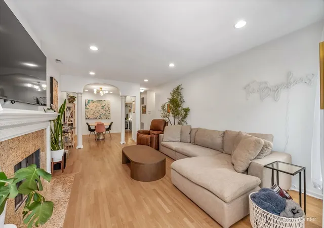 Listing Photo 4 - Condo for sale in building located at 4512 S Greenwood Ave, Chicago, IL 60653 - Unit #3