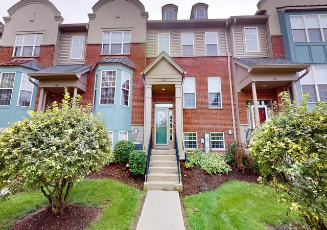 Photo 1 of Townhouse for sale at 1667 Sta Park Dr, Grayslake, IL 60030 | MLS# 12729158 | Listing updated on 2026-09-14