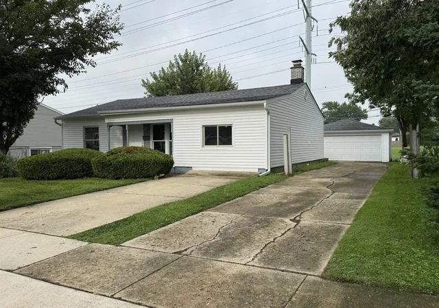Photo 3 of Single family home for sale at 205 Linden Ave, Romeoville, IL 60446 | MLS# 12729168 | Listing updated on 2026-10-06