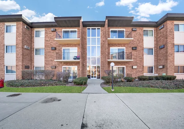 Photo 1 of Condo for sale at 4112 W 98th Street #102, Oak Lawn, IL 60453 | MLS# 12729177 | Listing updated on 2026-08-16