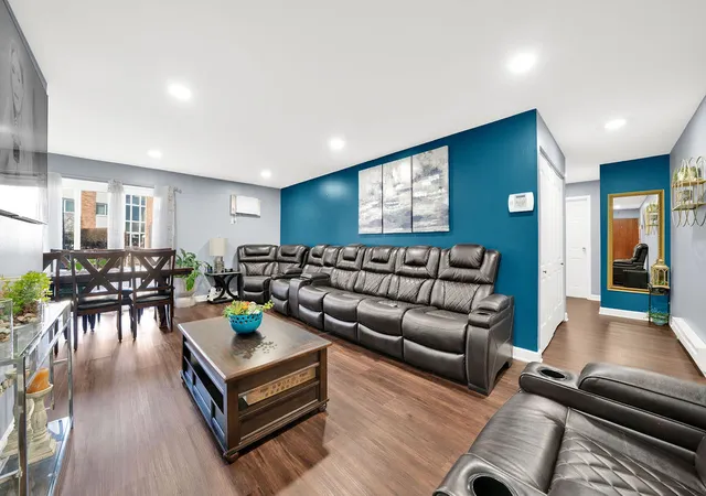 Listing Photo 4 - Condo for sale in building located at 4112 W 98Th St, Oak Lawn, IL 60453 - Unit #102
