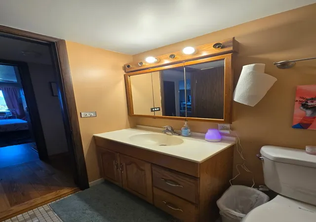 Listing Photo 2 - Condo for sale in building located at 150 E Grand Ave, Elmhurst, IL 60126 - Unit #302