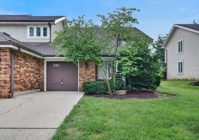 Listing Photo 1 - Condo for sale in building located at 510 N Thornwood Dr, McHenry, IL 60050 - Unit #510