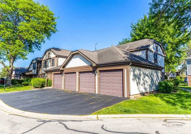 Condo for sale at 369 Southbury Ct #D2, Schaumburg, IL 60193 | MLS# 12729190