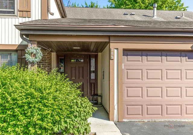 Photo 2 of Condo for sale at 369 Southbury Ct #D2, Schaumburg, IL 60193 | MLS# 12729190 | Listing updated on 2026-09-17