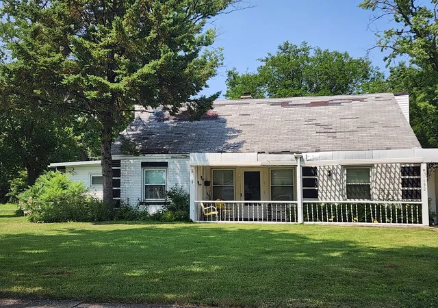 Photo 1 of Single family home for sale at 1692 Farwell Ave, Des Plaines, IL 60018 | MLS# 12729192 | Listing updated on 2026-08-16