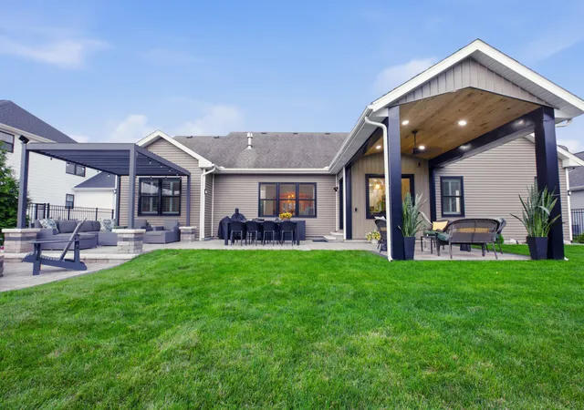 Photo 3 of Single family home for sale at 1104 Morningside Ln, Mahomet, IL 61853 | MLS# 12729219 | Listing updated on 2026-09-29