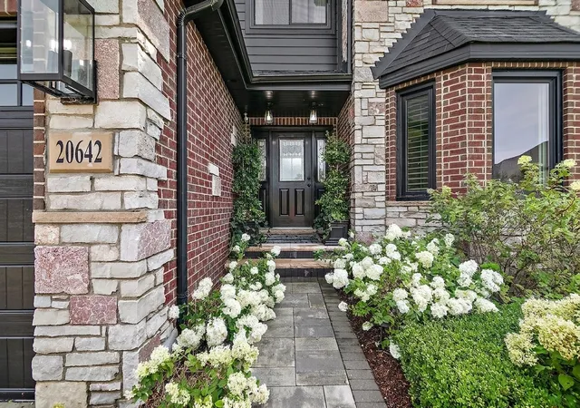 Photo 2 of Single family home for sale at 20642 Orchard Ct, Frankfort, IL 60423 | MLS# 12729250 | Listing updated on 2026-09-21