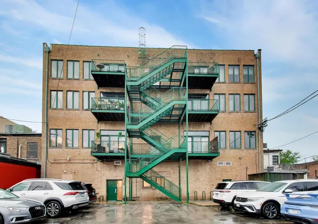 2nd image of 7509 W Madison St, Forest Park, IL 60130