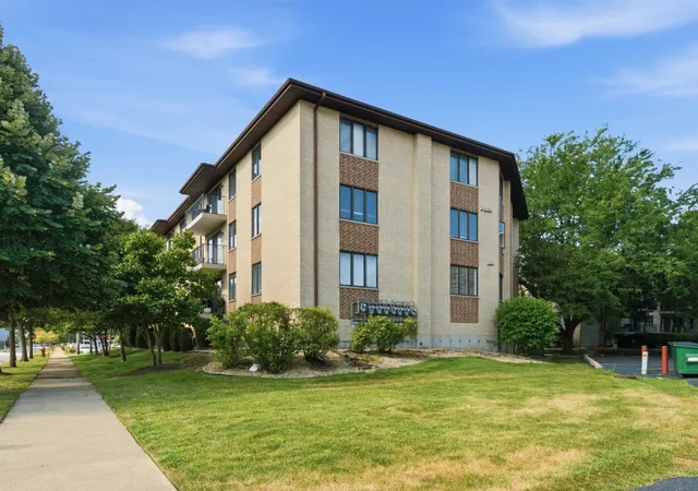Photo 2 of Condo for sale at 4500 W 93rd Street #1A, Oak Lawn, IL 60453 | MLS# 12729295 | Listing updated on 2026-08-16