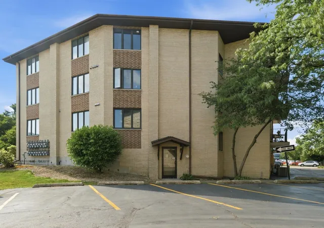 Photo 26 of Condo for sale at 4500 W 93rd Street #1A, Oak Lawn, IL 60453 | MLS# 12729295 | Listing updated on 2026-08-16