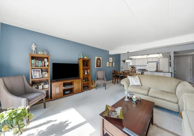 Listing Photo 4 - Condo for sale in building located at 4500 W 93Rd St, Oak Lawn, IL 60453 - Unit #1A