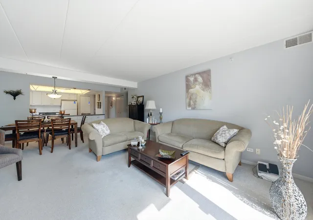 Listing Photo 5 - Condo for sale in building located at 4500 W 93Rd St, Oak Lawn, IL 60453 - Unit #1A