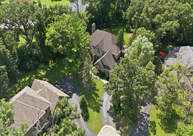 Photo 2 of Single family home for sale at 2523 Forest Ct, Lindenhurst, IL 60046 | MLS# 12729332 | Listing updated on 2026-09-14