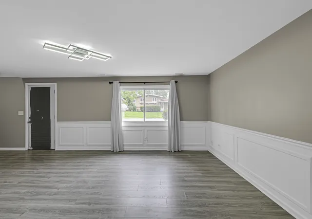 Photo 3 of Single family home for sale at 181 Craig Dr, Chicago Heights, IL 60411 | MLS# 12729356 | Listing updated on 2026-08-16