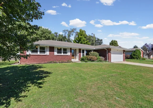 Photo 1 of Single family home for sale at 1402 Scovill St, Urbana, IL 61801 | MLS# 12729415 | Listing updated on 2026-10-10
