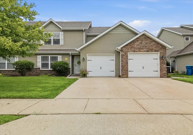 Photo 2 of Sale Pending at 1723 W River St #1, Dixon, IL 61021 | MLS# 12729416 | Listing updated on 2026-08-16