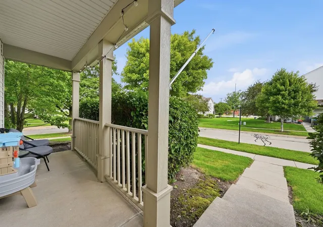 Photo 2 of Townhouse for sale at 122 Azalea Cir #122, Romeoville, IL 60446 | MLS# 12729423 | Listing updated on 2026-09-27