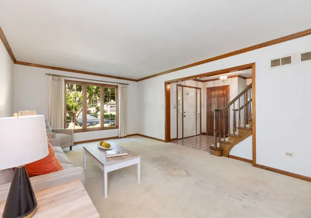 Photo 4 of Single family home for sale at 724 Arlington Ave, Naperville, IL 60565 | MLS# 12729469 | Listing updated on 2026-10-06