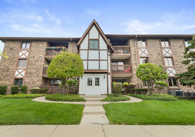 Photo 1 of Condo for sale at 5646 W 103rd Street #106, Oak Lawn, IL 60453 | MLS# 12729509 | Listing updated on 2026-09-23
