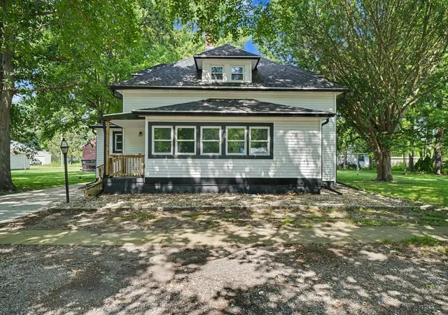 2nd image of 15 N Locust St, Pesotum, IL 61863 | MLS# 12729519
