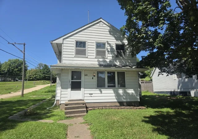 Single family home for sale at 601 7th Avenue, Fulton, IL 61252 | MLS# 12729520
