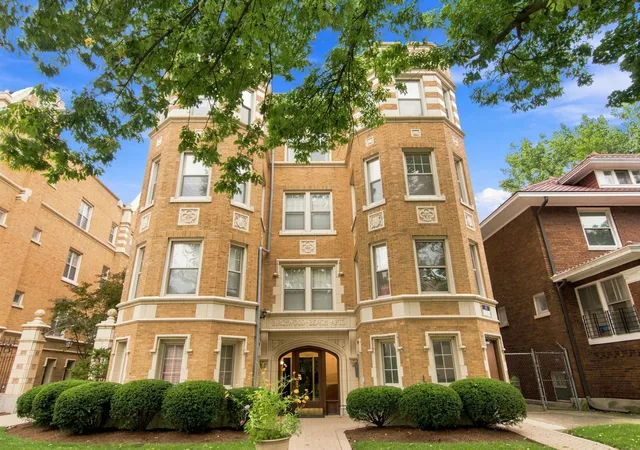 Photo 1 of Sale Pending at 1429 W Birchwood Ave #3W, Chicago, IL 60626 | MLS# 12729547 | Listing updated on 2026-09-13
